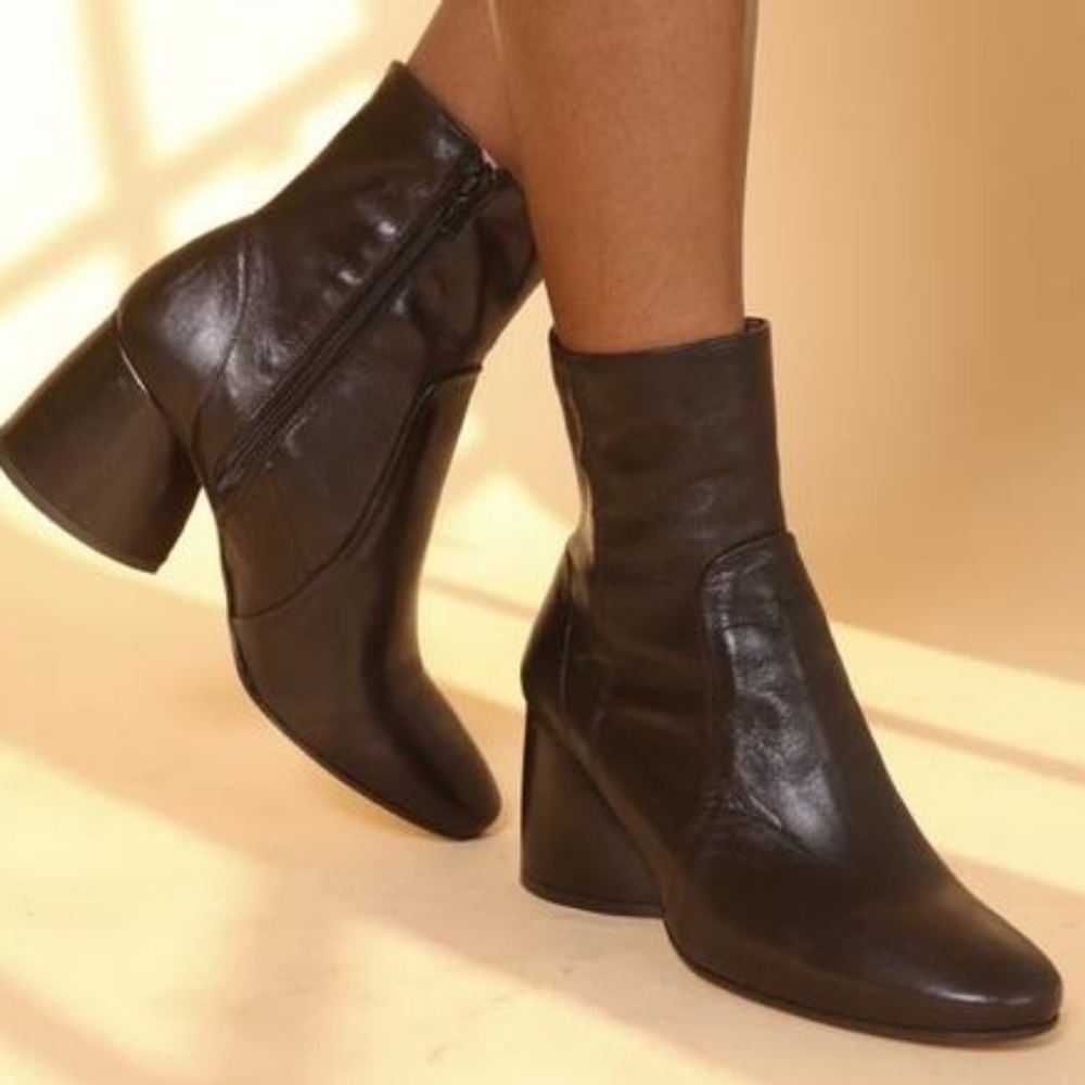 Intentionally blank luck boots